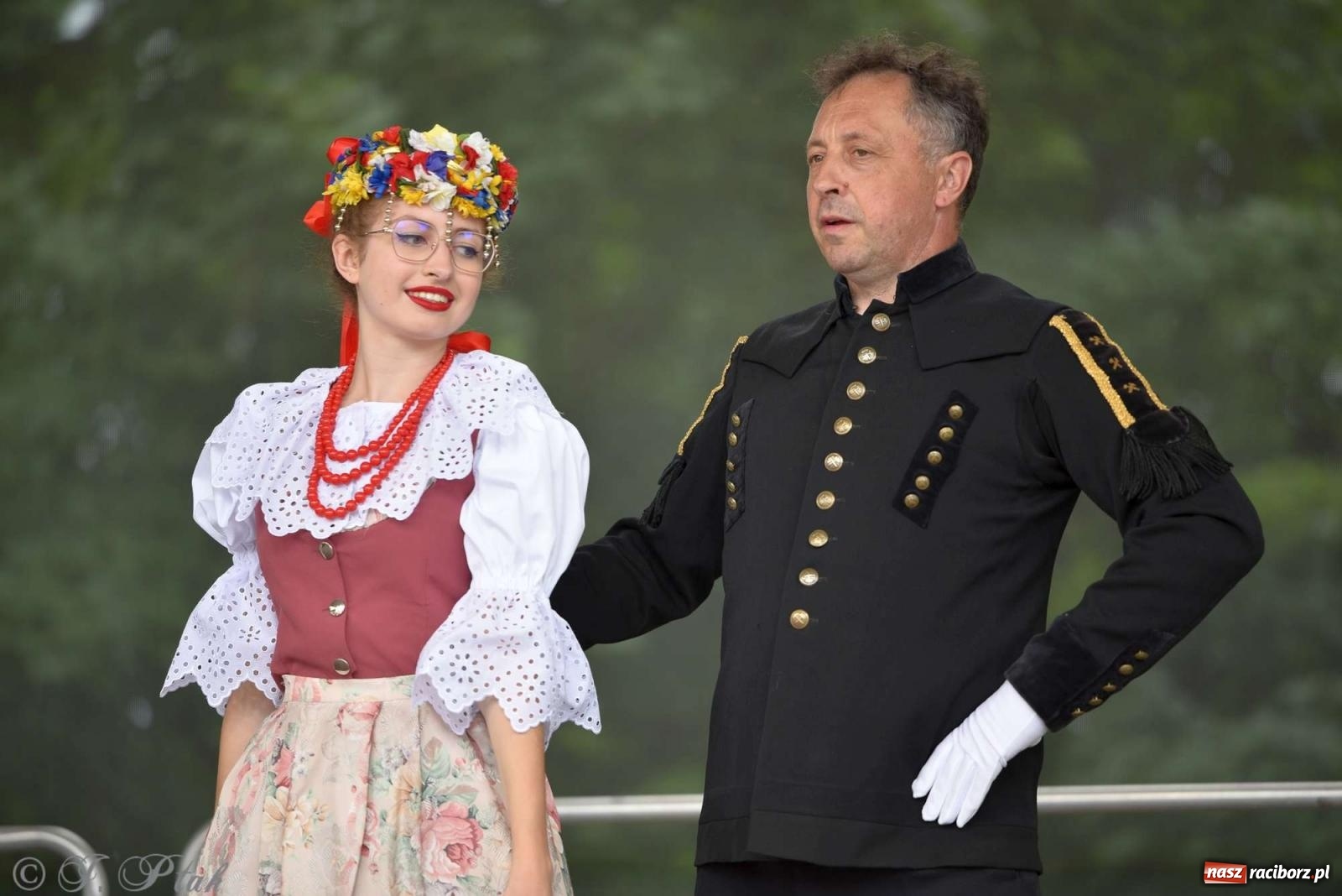 Zdjęcie w galerii na portalu naszraciborz.pl: Międzynarodowe święto folkloru na raciborskim zamku wiadomości z regionu