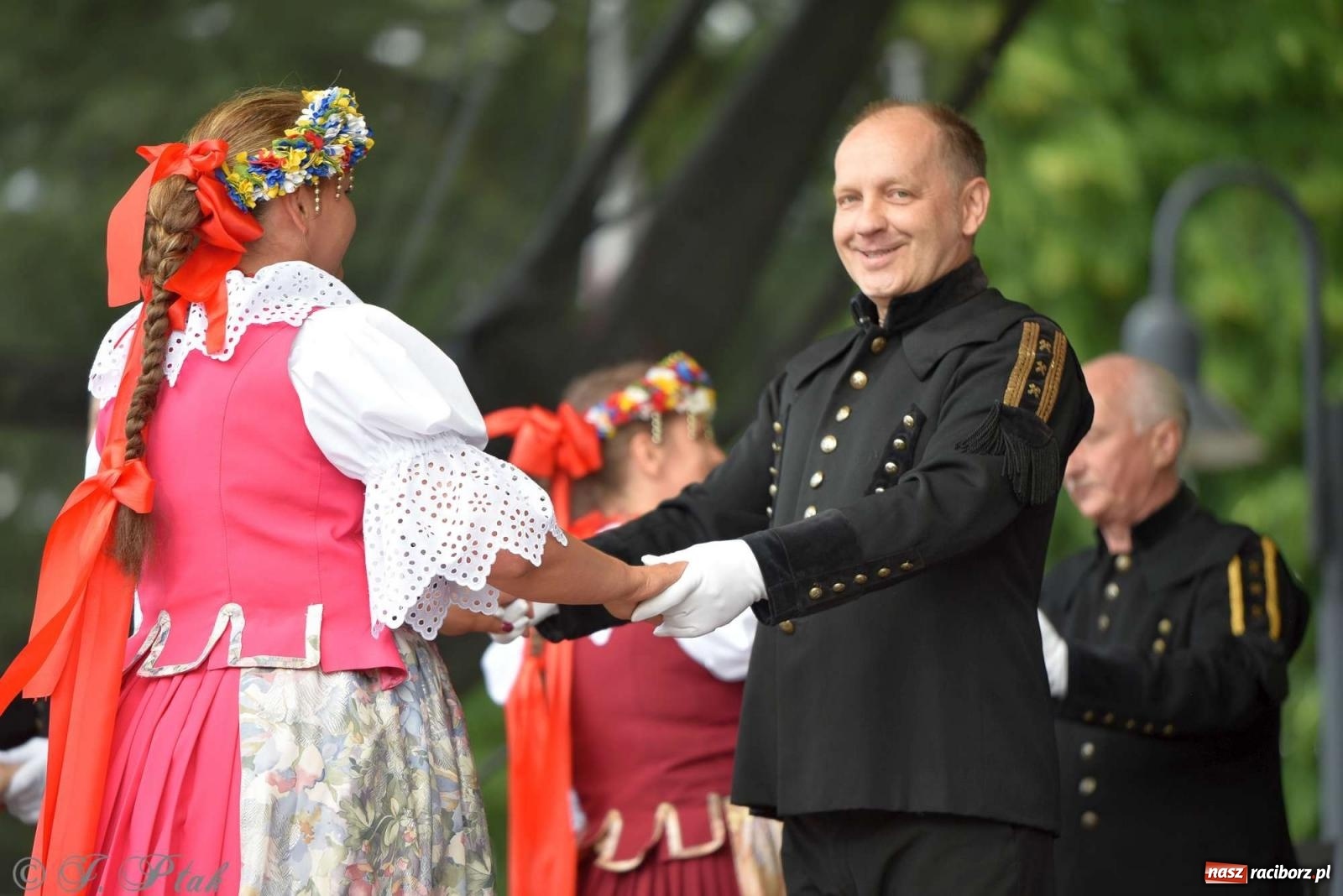 Zdjęcie w galerii na portalu naszraciborz.pl: Międzynarodowe święto folkloru na raciborskim zamku wiadomości z regionu