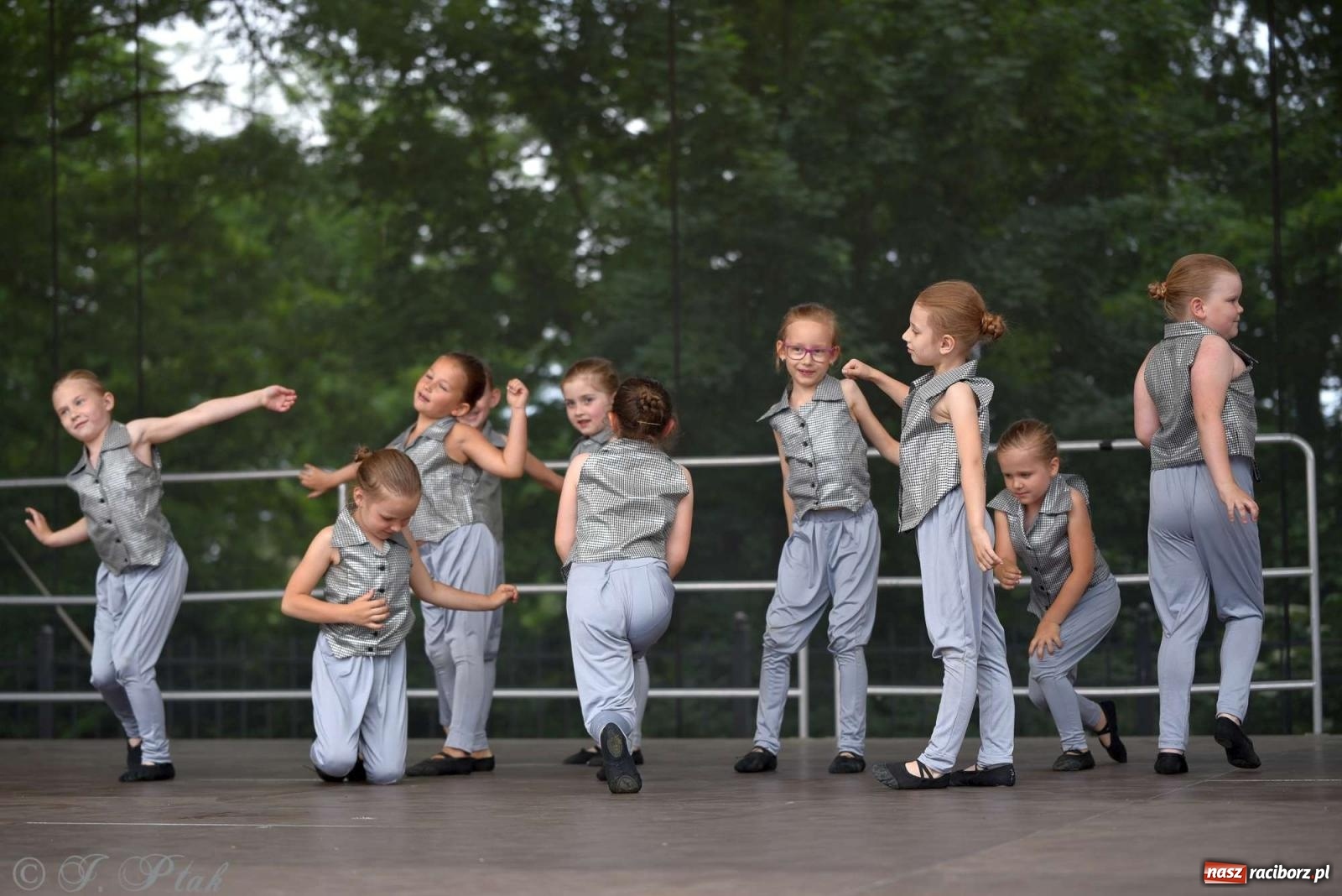 Zdjęcie w galerii na portalu naszraciborz.pl: Międzynarodowe święto folkloru na raciborskim zamku wiadomości z regionu