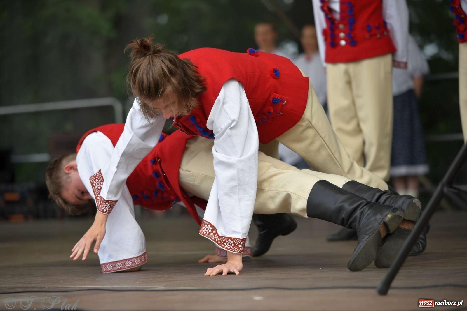 Zdjęcie w galerii na portalu naszraciborz.pl: Międzynarodowe święto folkloru na raciborskim zamku wiadomości z regionu