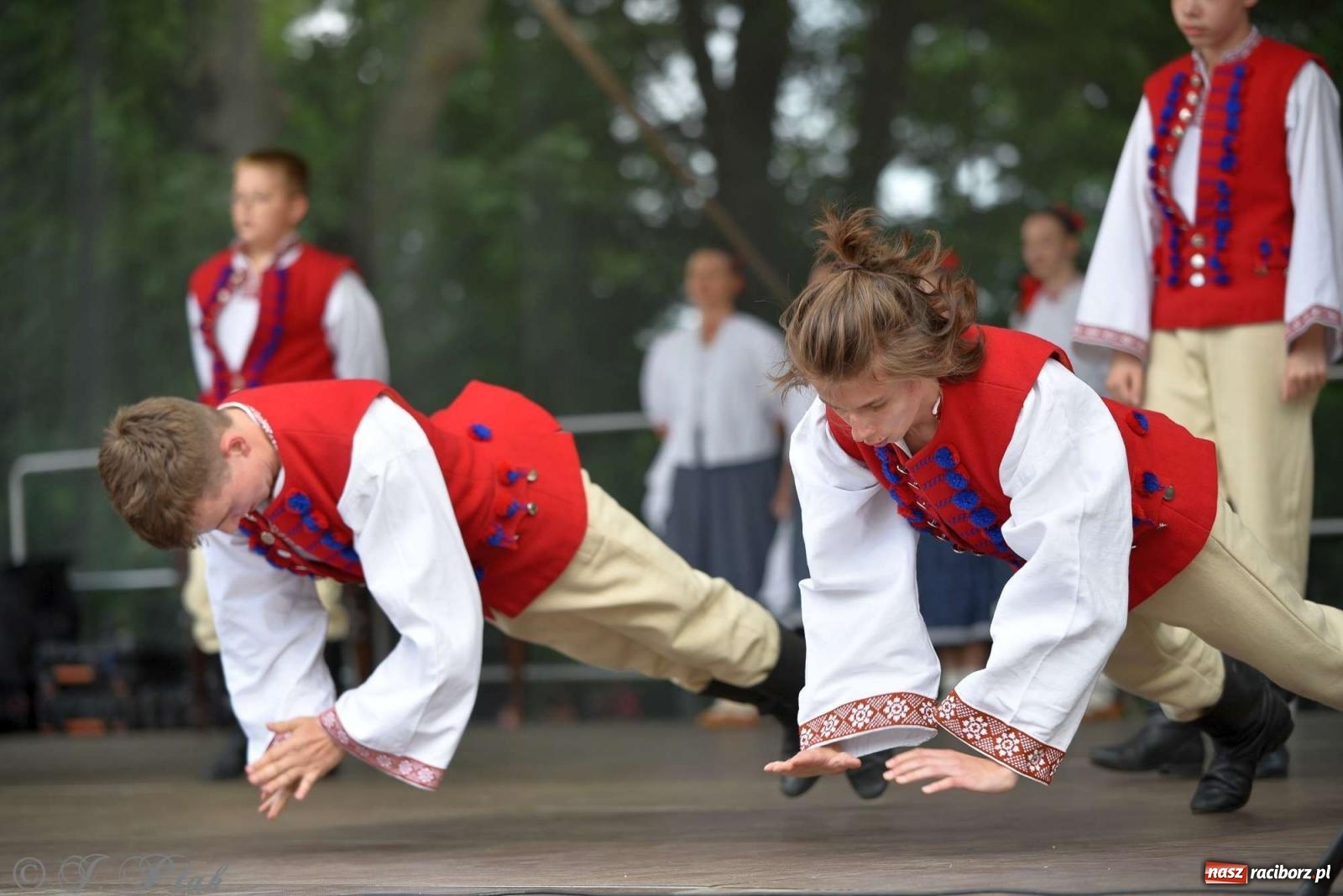 Zdjęcie w galerii na portalu naszraciborz.pl: Międzynarodowe święto folkloru na raciborskim zamku wiadomości z regionu