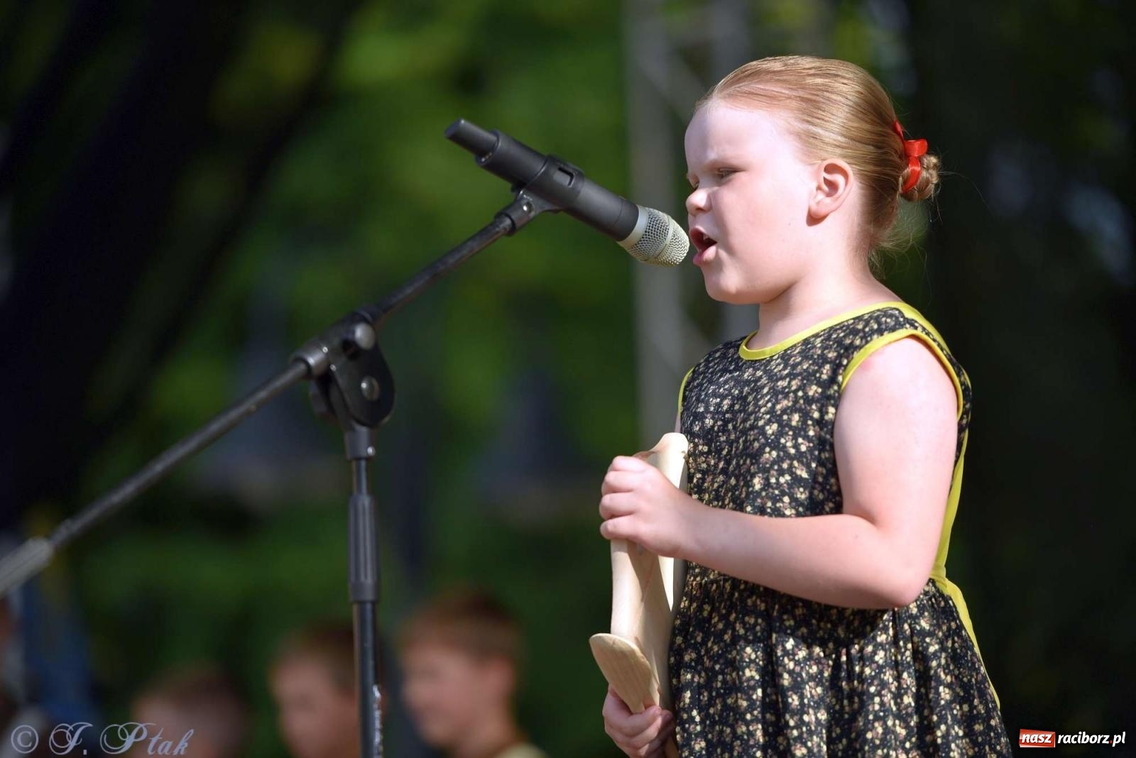 Zdjęcie w galerii na portalu naszraciborz.pl: Międzynarodowe święto folkloru na raciborskim zamku wiadomości z regionu