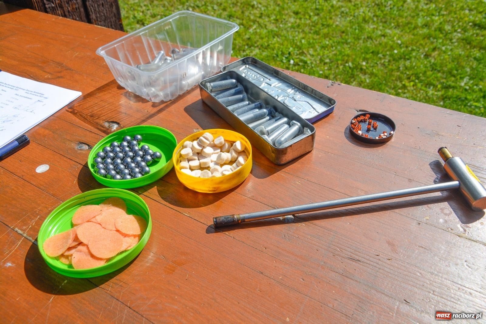 Zdjęcie w galerii na portalu naszraciborz.pl: Strzelanie królewskie. Zbigniew Woźniak królem brackim AD 2023 wiadomości z regionu