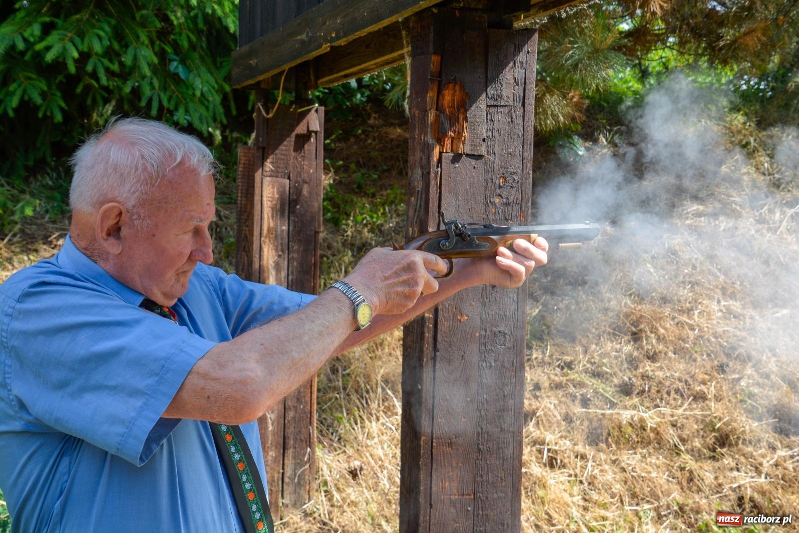 Zdjęcie w galerii na portalu naszraciborz.pl: Strzelanie królewskie. Zbigniew Woźniak królem brackim AD 2023 wiadomości z regionu