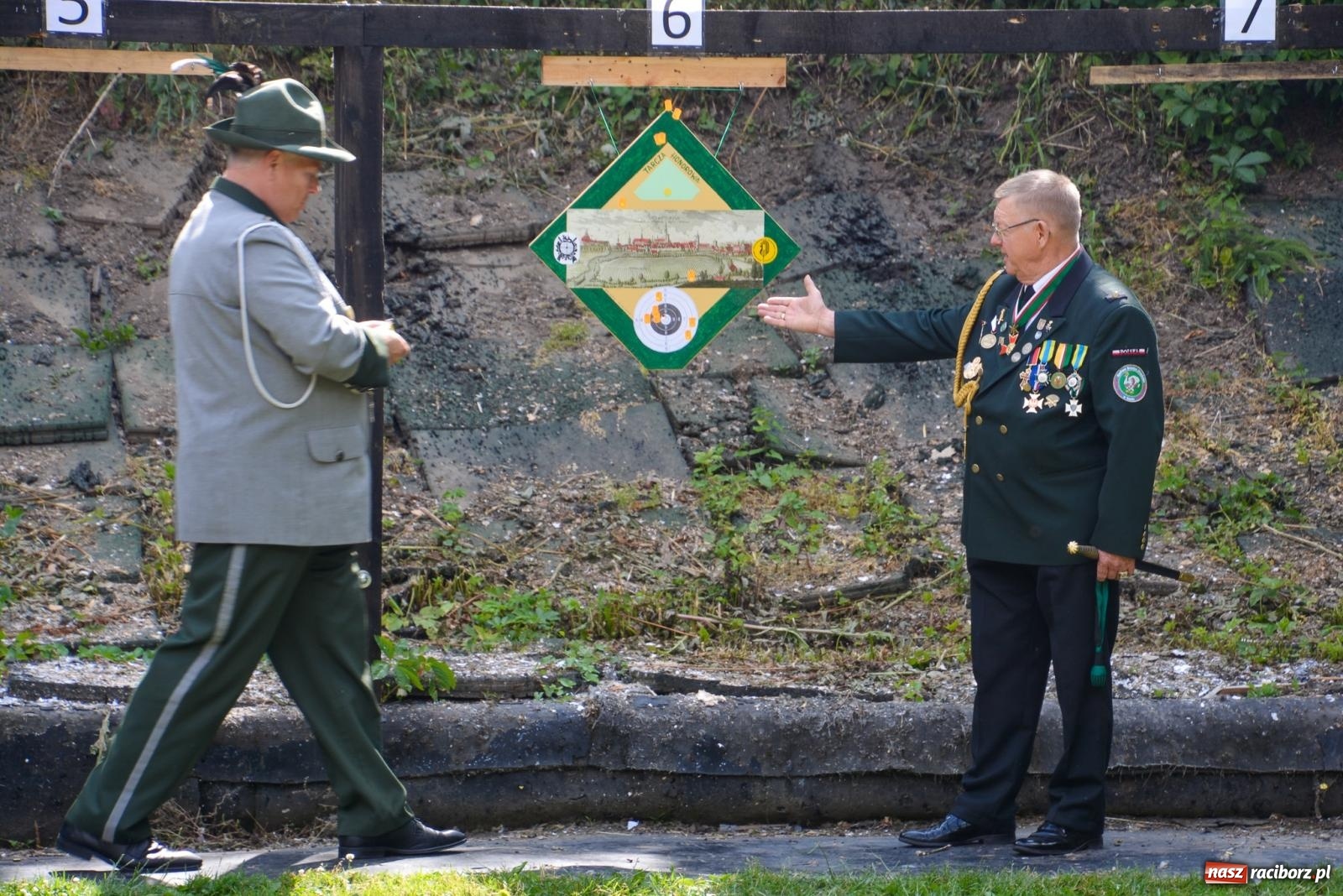 Zdjęcie w galerii na portalu naszraciborz.pl: Strzelanie królewskie. Zbigniew Woźniak królem brackim AD 2023 wiadomości z regionu