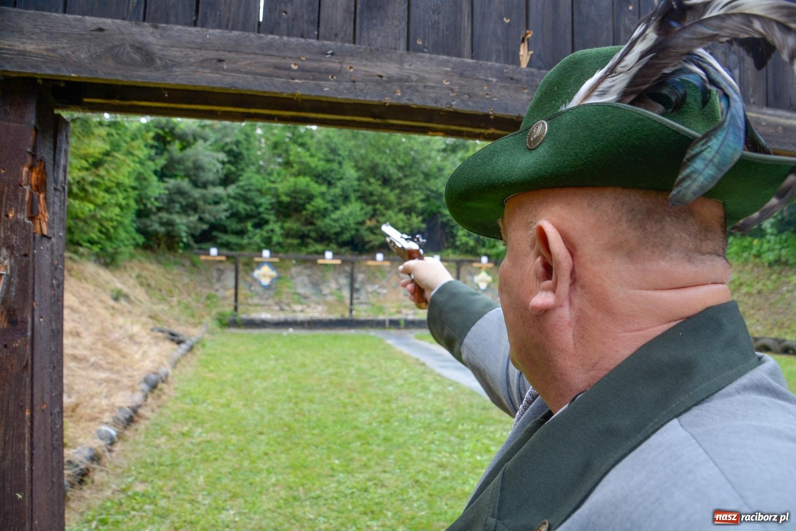 Zdjęcie w galerii na portalu naszraciborz.pl: Strzelanie królewskie. Zbigniew Woźniak królem brackim AD 2023 wiadomości z regionu