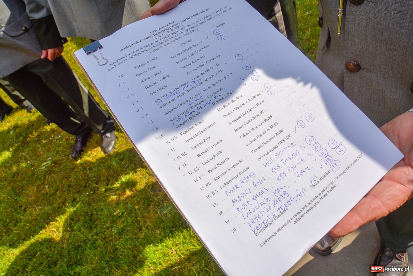 Zdjęcie w galerii na portalu naszraciborz.pl: Strzelanie królewskie. Zbigniew Woźniak królem brackim AD 2023 wiadomości z regionu