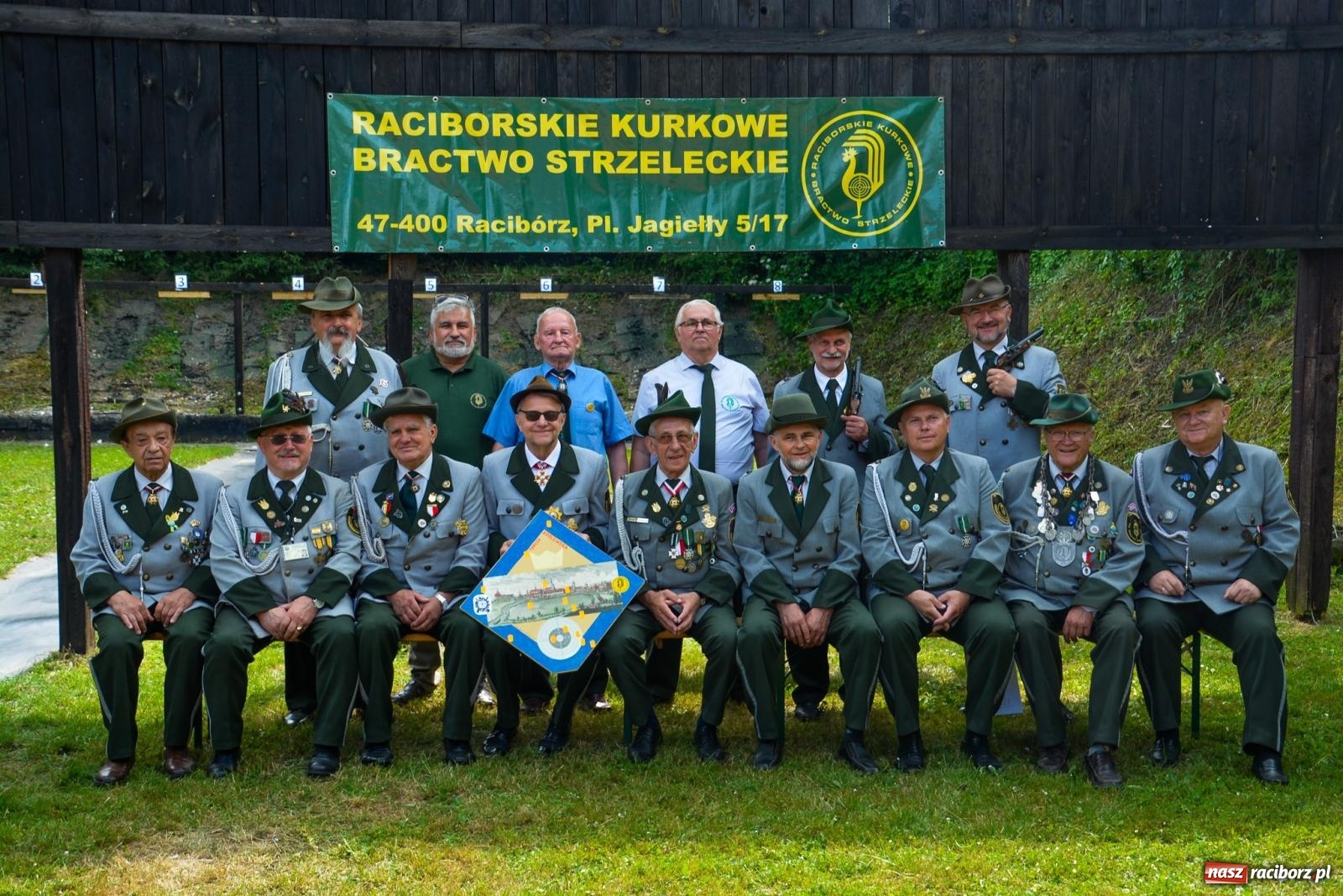 Zdjęcie w galerii na portalu naszraciborz.pl: Strzelanie królewskie. Zbigniew Woźniak królem brackim AD 2023 wiadomości z regionu