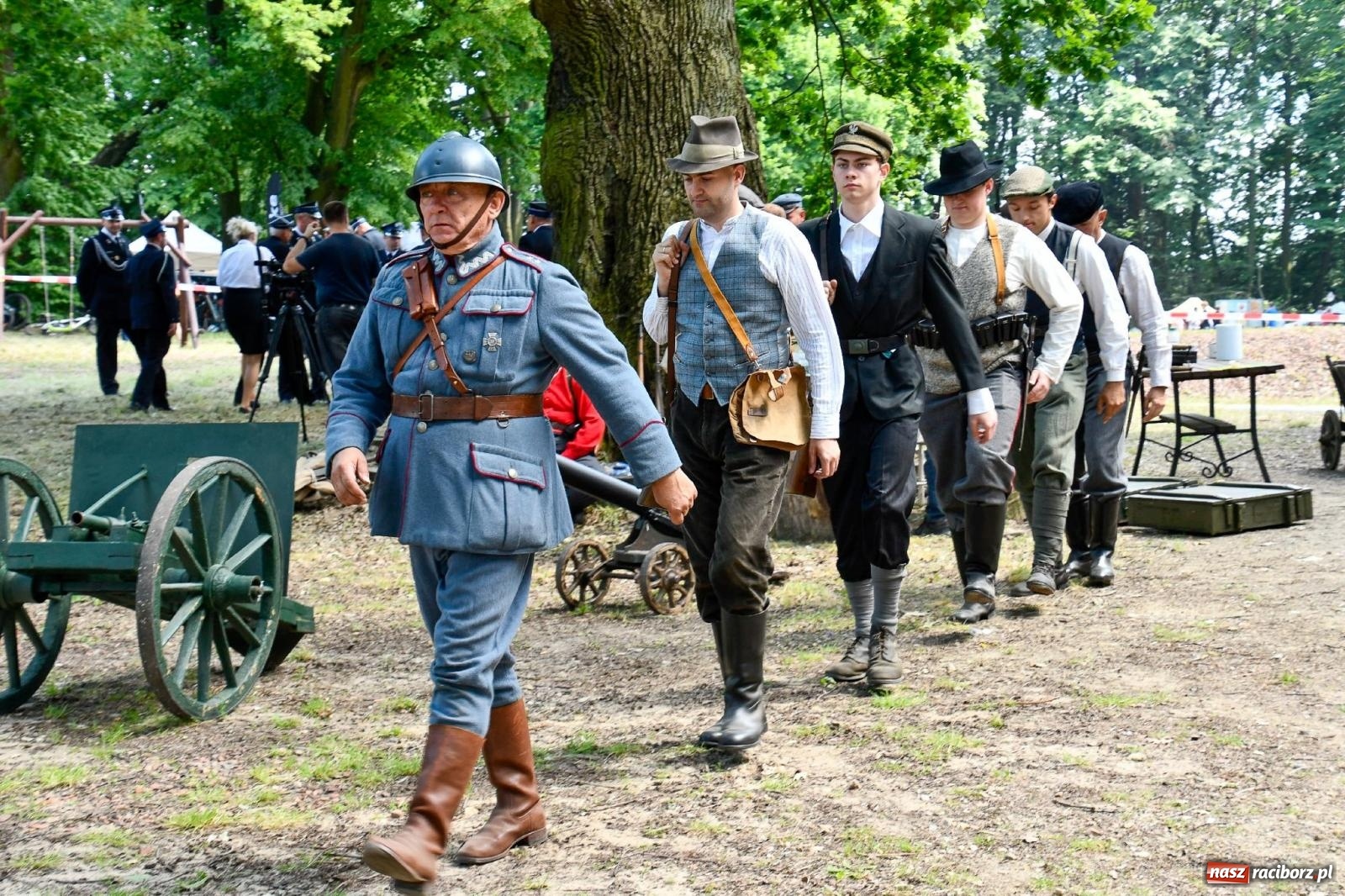 Zdjęcie w galerii na portalu naszraciborz.pl: Narodowy Dzień Powstań Śląskich. Tysiące ludzi na inscenizacji w Rzuchowie [FOTO i WIDEO] wiadomości z regionu