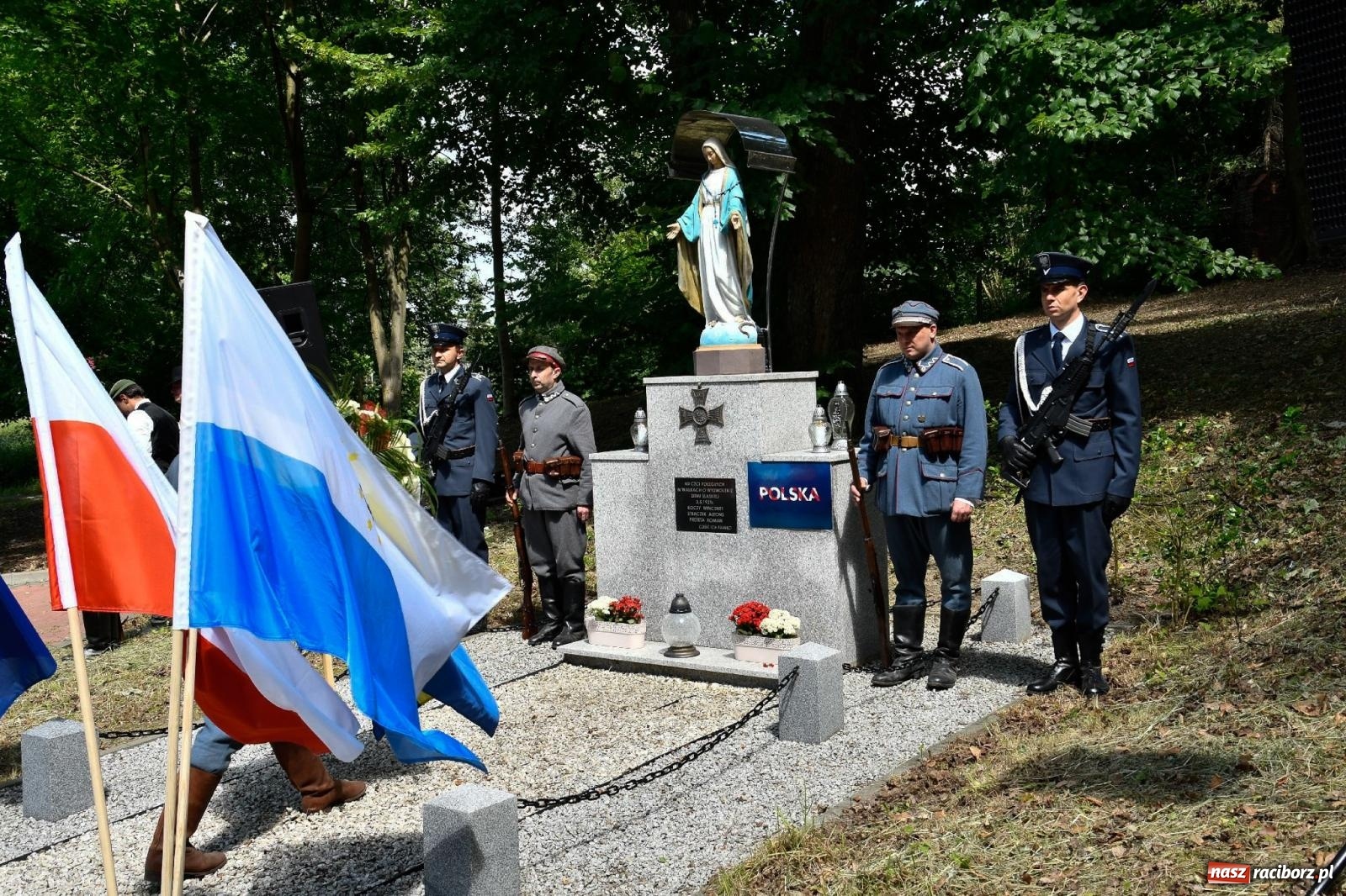 Zdjęcie w galerii na portalu naszraciborz.pl: Narodowy Dzień Powstań Śląskich. Tysiące ludzi na inscenizacji w Rzuchowie [FOTO i WIDEO] wiadomości z regionu