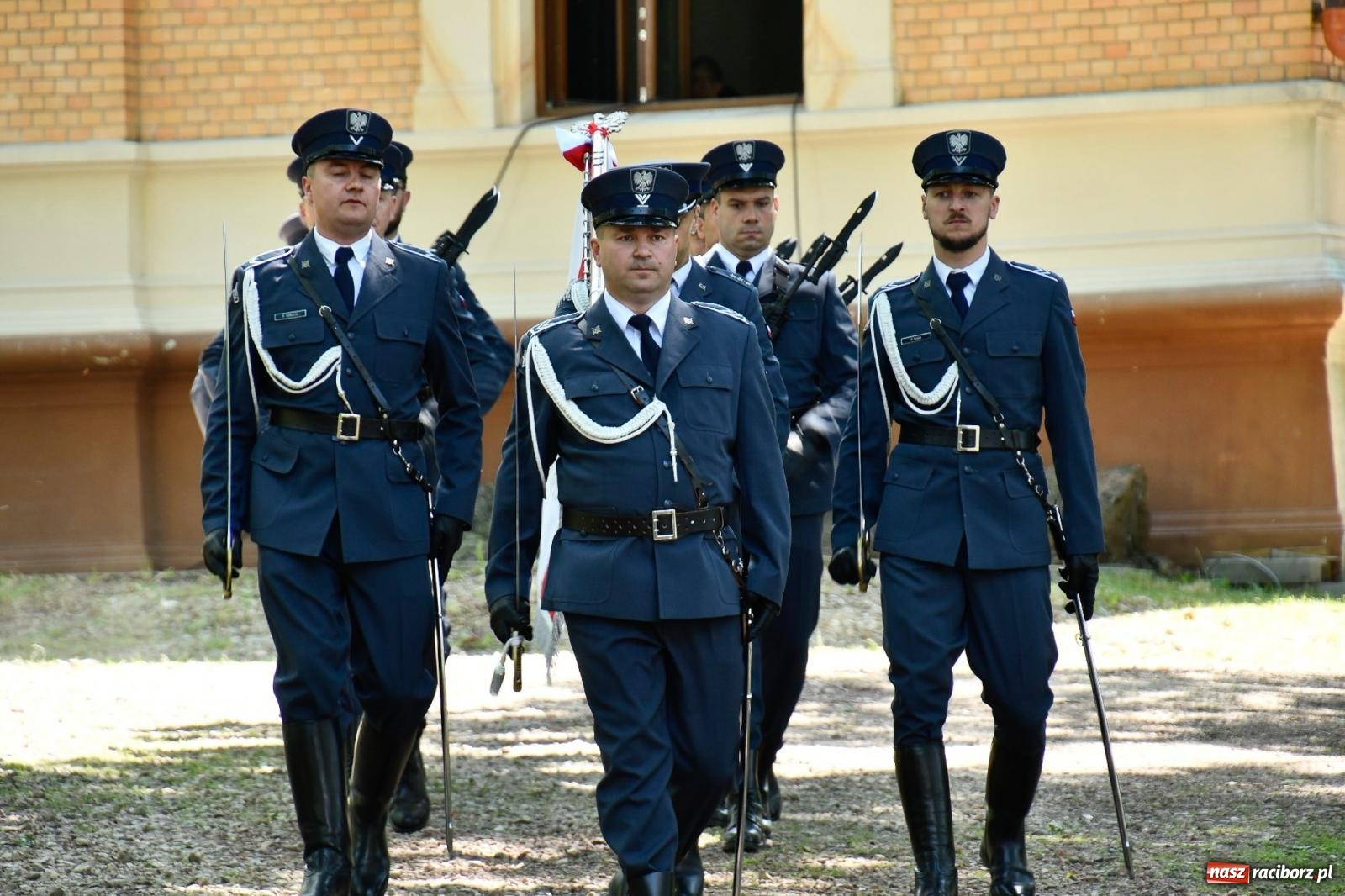Zdjęcie w galerii na portalu naszraciborz.pl: Narodowy Dzień Powstań Śląskich. Tysiące ludzi na inscenizacji w Rzuchowie [FOTO i WIDEO] wiadomości z regionu