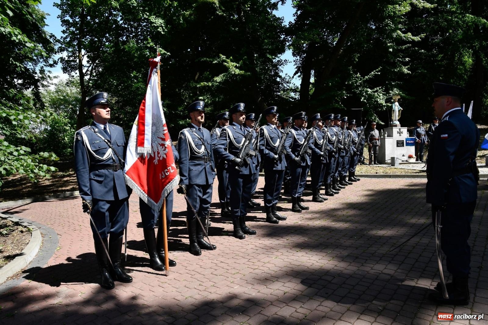 Zdjęcie w galerii na portalu naszraciborz.pl: Narodowy Dzień Powstań Śląskich. Tysiące ludzi na inscenizacji w Rzuchowie [FOTO i WIDEO] wiadomości z regionu