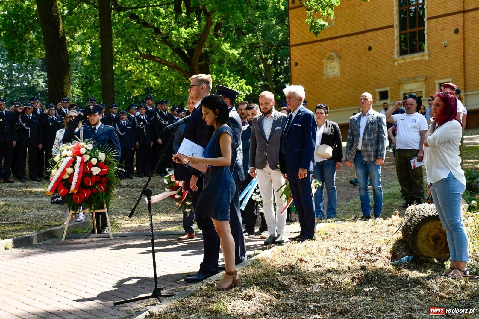 Zdjęcie w galerii na portalu naszraciborz.pl: Narodowy Dzień Powstań Śląskich. Tysiące ludzi na inscenizacji w Rzuchowie [FOTO i WIDEO] wiadomości z regionu