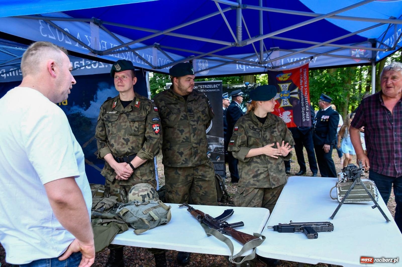 Zdjęcie w galerii na portalu naszraciborz.pl: Narodowy Dzień Powstań Śląskich. Tysiące ludzi na inscenizacji w Rzuchowie [FOTO i WIDEO] wiadomości z regionu