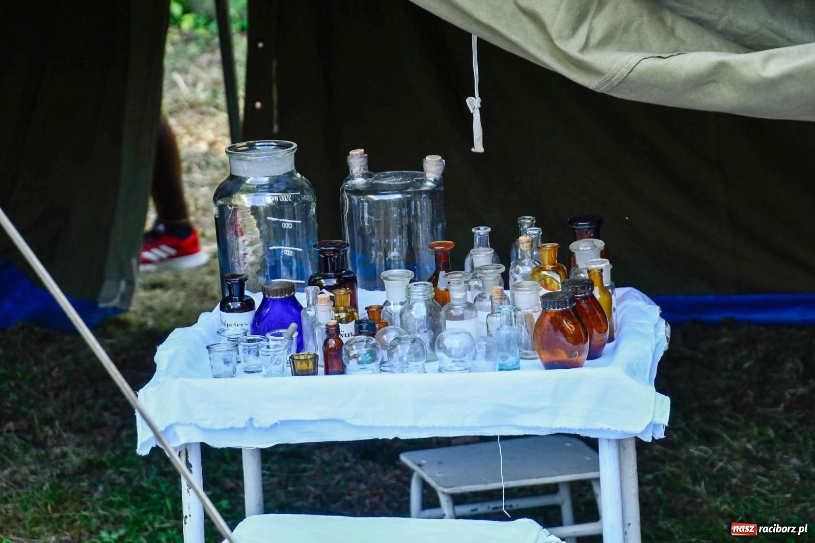 Zdjęcie w galerii na portalu naszraciborz.pl: Narodowy Dzień Powstań Śląskich. Tysiące ludzi na inscenizacji w Rzuchowie [FOTO i WIDEO] wiadomości z regionu