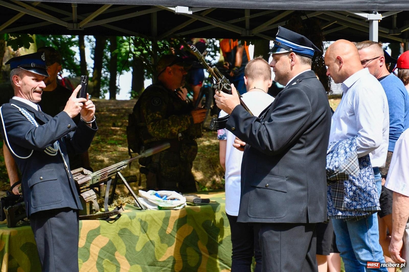 Zdjęcie w galerii na portalu naszraciborz.pl: Narodowy Dzień Powstań Śląskich. Tysiące ludzi na inscenizacji w Rzuchowie [FOTO i WIDEO] wiadomości z regionu