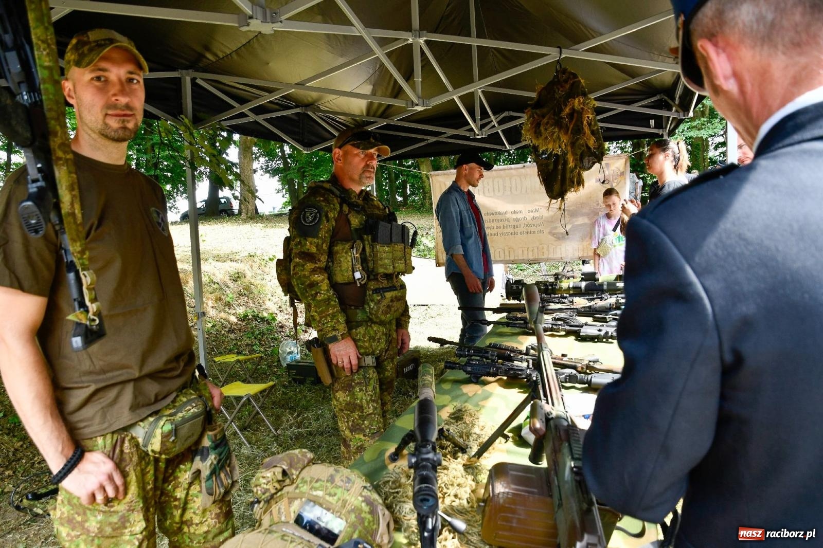Zdjęcie w galerii na portalu naszraciborz.pl: Narodowy Dzień Powstań Śląskich. Tysiące ludzi na inscenizacji w Rzuchowie [FOTO i WIDEO] wiadomości z regionu
