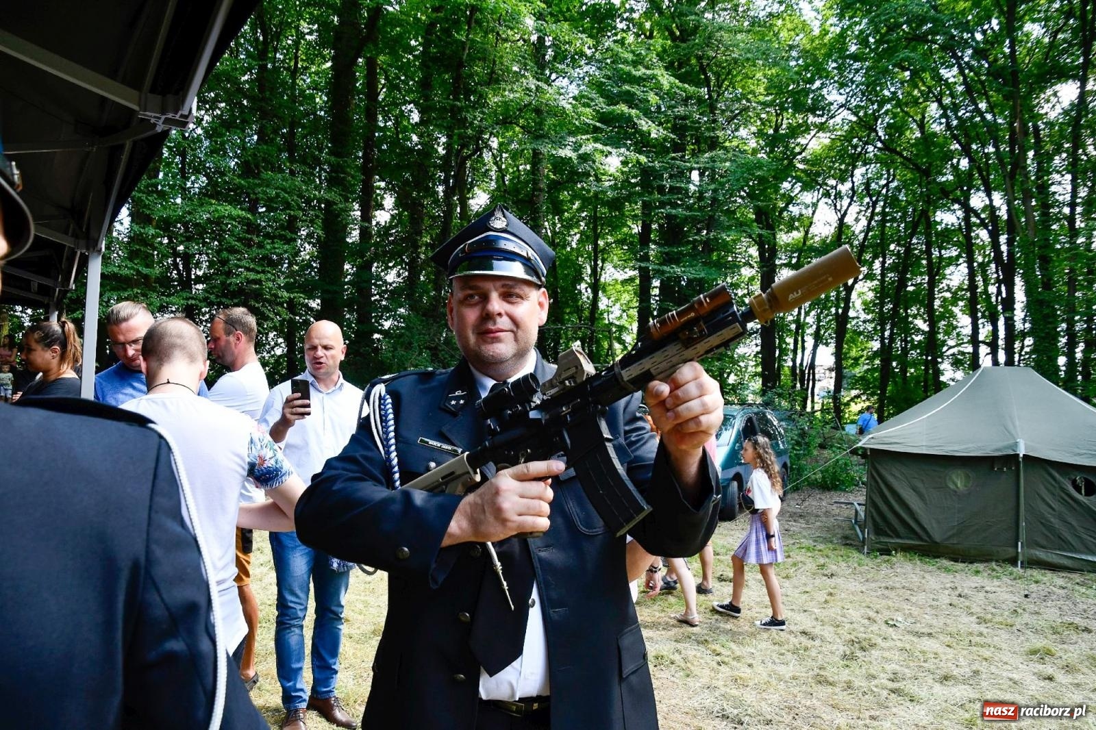 Zdjęcie w galerii na portalu naszraciborz.pl: Narodowy Dzień Powstań Śląskich. Tysiące ludzi na inscenizacji w Rzuchowie [FOTO i WIDEO] wiadomości z regionu