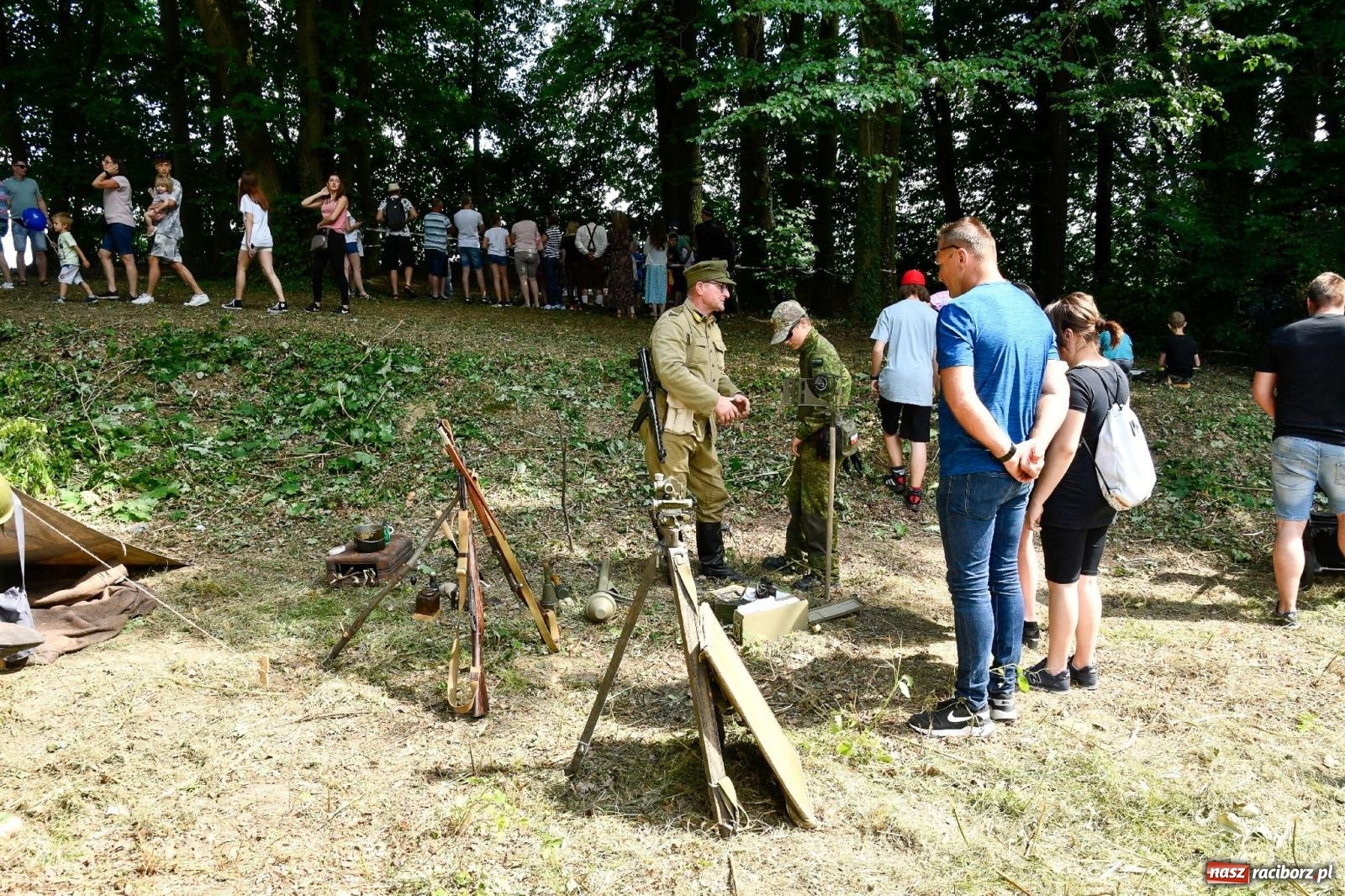 Zdjęcie w galerii na portalu naszraciborz.pl: Narodowy Dzień Powstań Śląskich. Tysiące ludzi na inscenizacji w Rzuchowie [FOTO i WIDEO] wiadomości z regionu