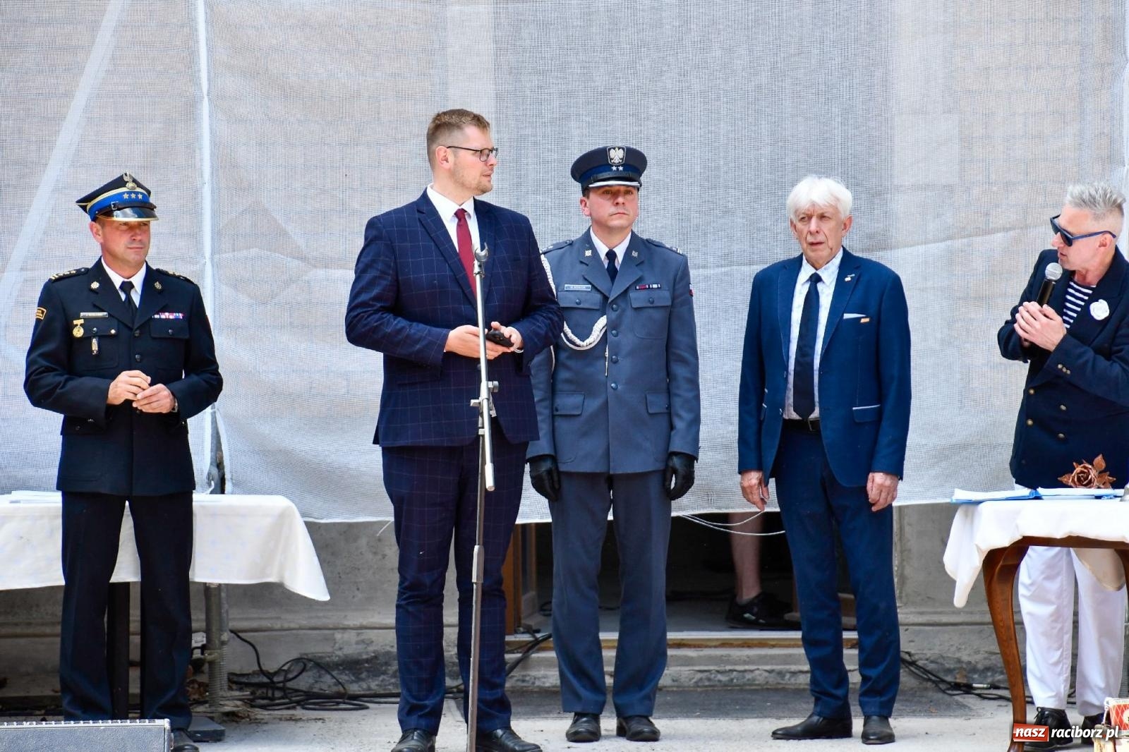Zdjęcie w galerii na portalu naszraciborz.pl: Narodowy Dzień Powstań Śląskich. Tysiące ludzi na inscenizacji w Rzuchowie [FOTO i WIDEO] wiadomości z regionu