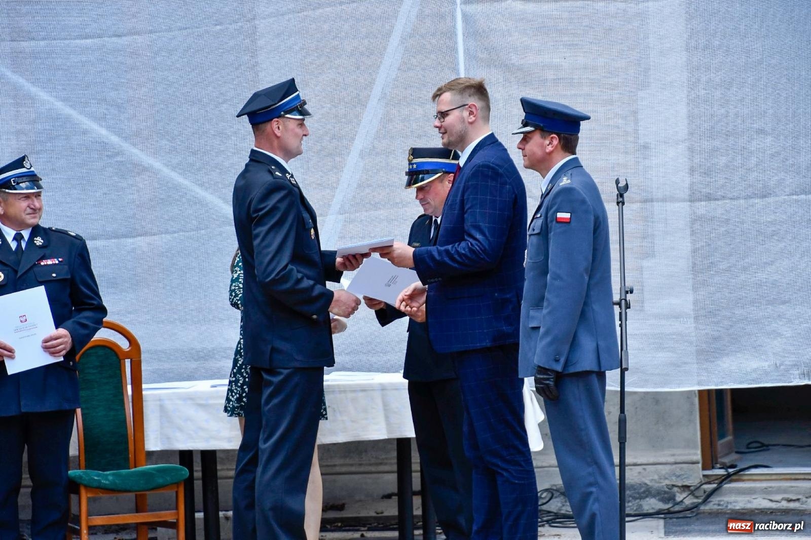 Zdjęcie w galerii na portalu naszraciborz.pl: Narodowy Dzień Powstań Śląskich. Tysiące ludzi na inscenizacji w Rzuchowie [FOTO i WIDEO] wiadomości z regionu
