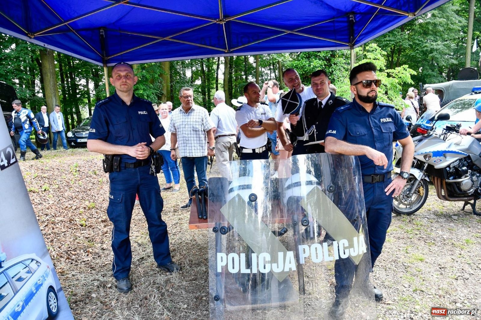 Zdjęcie w galerii na portalu naszraciborz.pl: Narodowy Dzień Powstań Śląskich. Tysiące ludzi na inscenizacji w Rzuchowie [FOTO i WIDEO] wiadomości z regionu