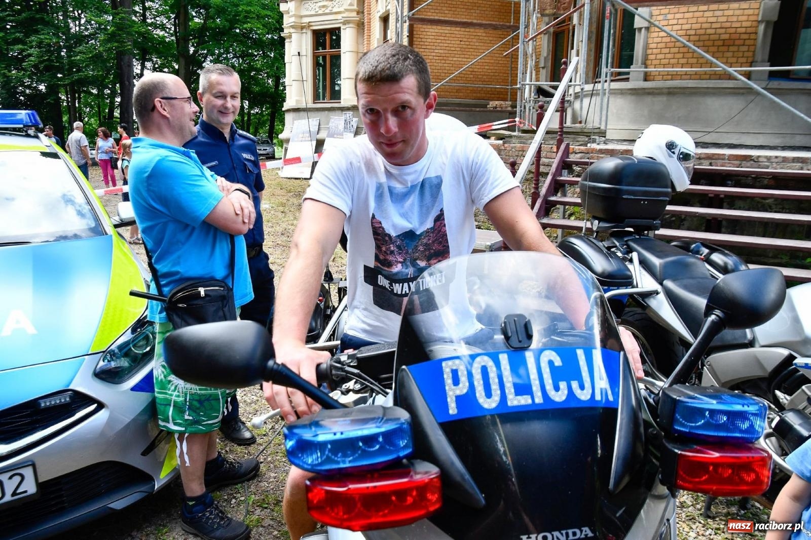 Zdjęcie w galerii na portalu naszraciborz.pl: Narodowy Dzień Powstań Śląskich. Tysiące ludzi na inscenizacji w Rzuchowie [FOTO i WIDEO] wiadomości z regionu