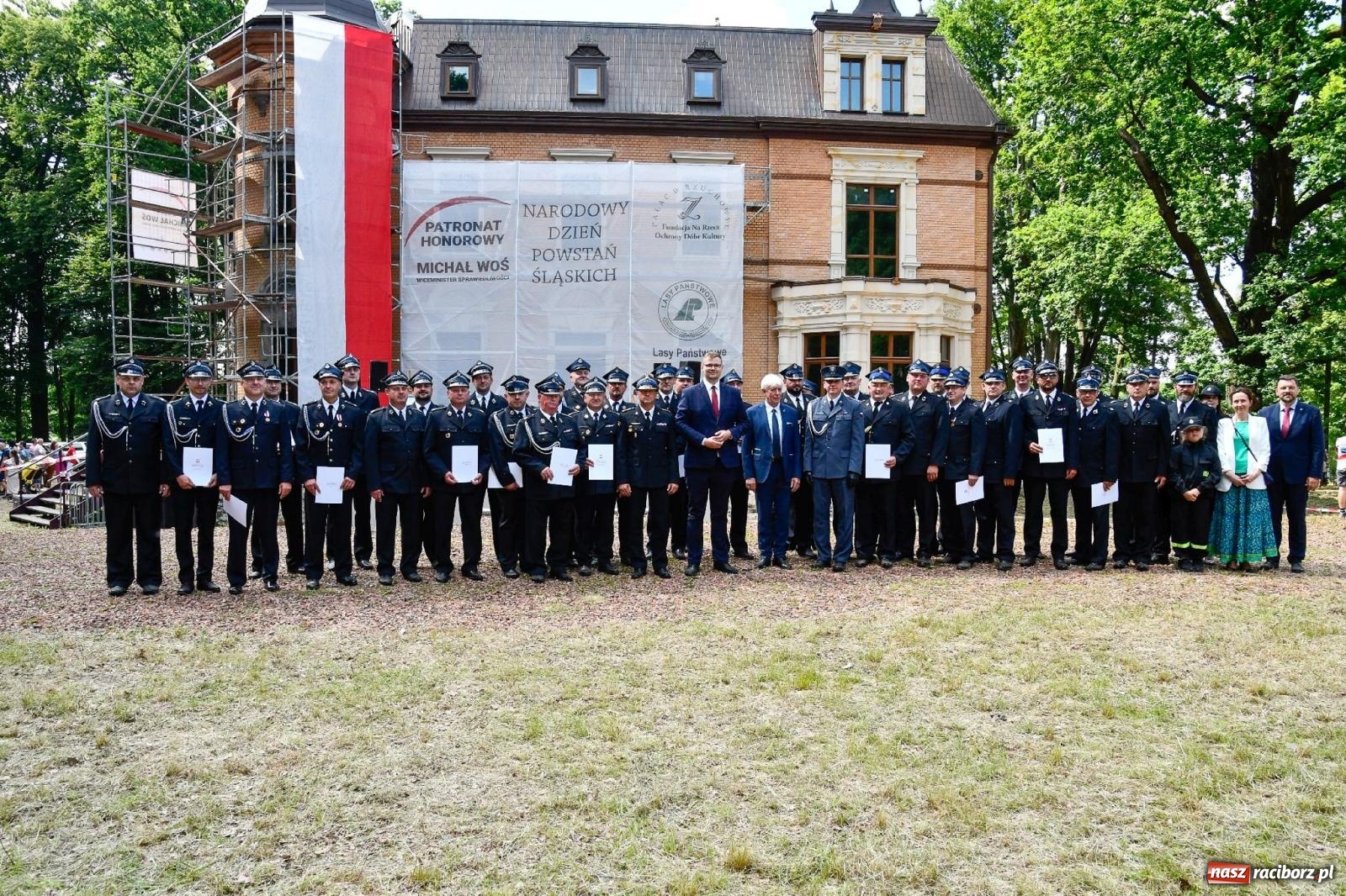 Zdjęcie w galerii na portalu naszraciborz.pl: Narodowy Dzień Powstań Śląskich. Tysiące ludzi na inscenizacji w Rzuchowie [FOTO i WIDEO] wiadomości z regionu