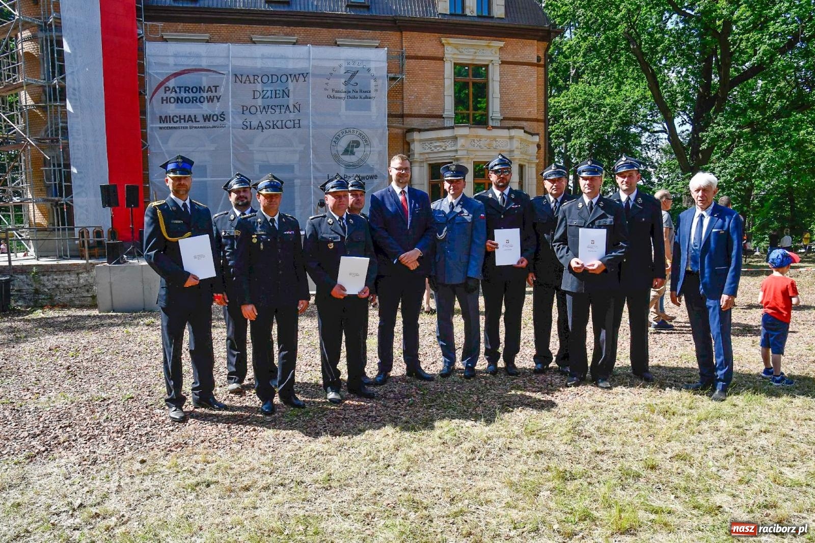 Zdjęcie w galerii na portalu naszraciborz.pl: Narodowy Dzień Powstań Śląskich. Tysiące ludzi na inscenizacji w Rzuchowie [FOTO i WIDEO] wiadomości z regionu