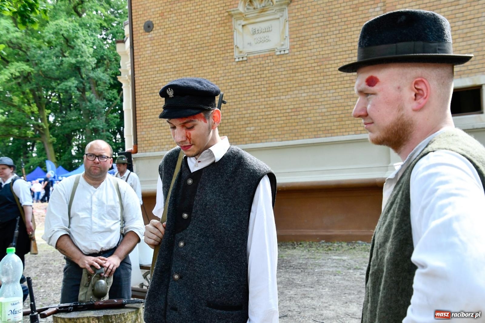 Zdjęcie w galerii na portalu naszraciborz.pl: Narodowy Dzień Powstań Śląskich. Tysiące ludzi na inscenizacji w Rzuchowie [FOTO i WIDEO] wiadomości z regionu