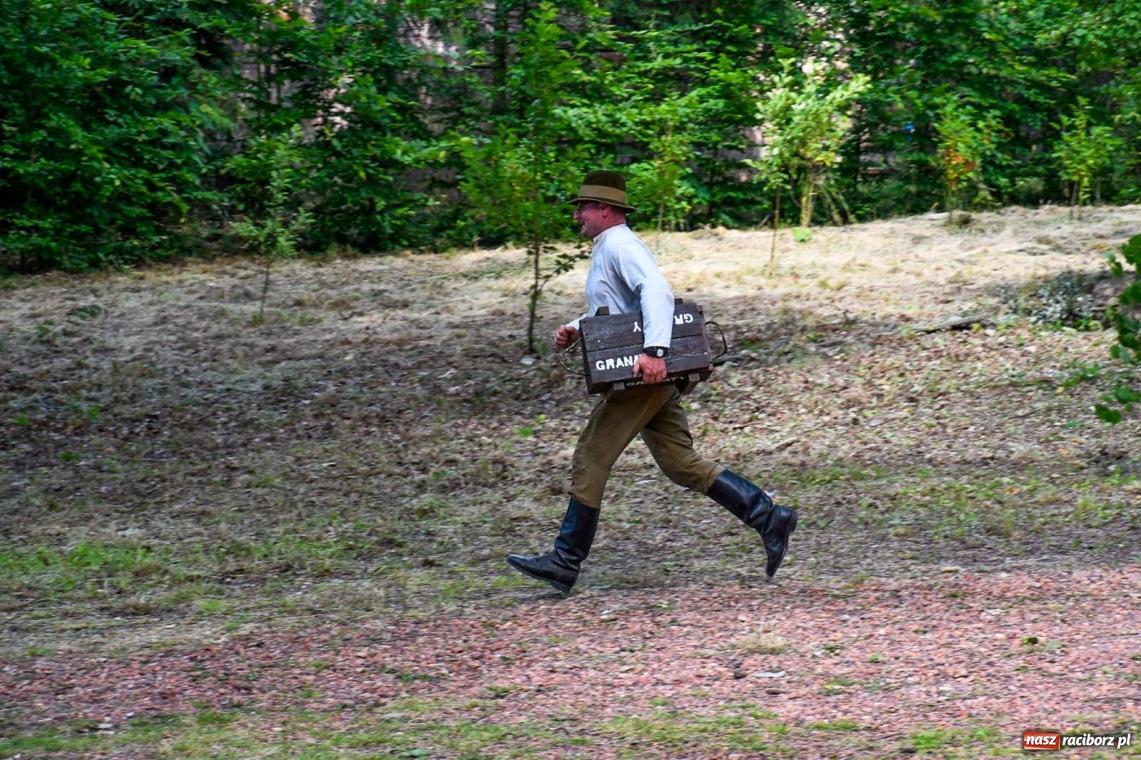 Zdjęcie w galerii na portalu naszraciborz.pl: Narodowy Dzień Powstań Śląskich. Tysiące ludzi na inscenizacji w Rzuchowie [FOTO i WIDEO] wiadomości z regionu