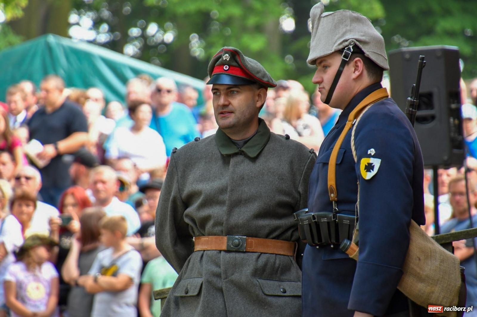 Zdjęcie w galerii na portalu naszraciborz.pl: Narodowy Dzień Powstań Śląskich. Tysiące ludzi na inscenizacji w Rzuchowie [FOTO i WIDEO] wiadomości z regionu