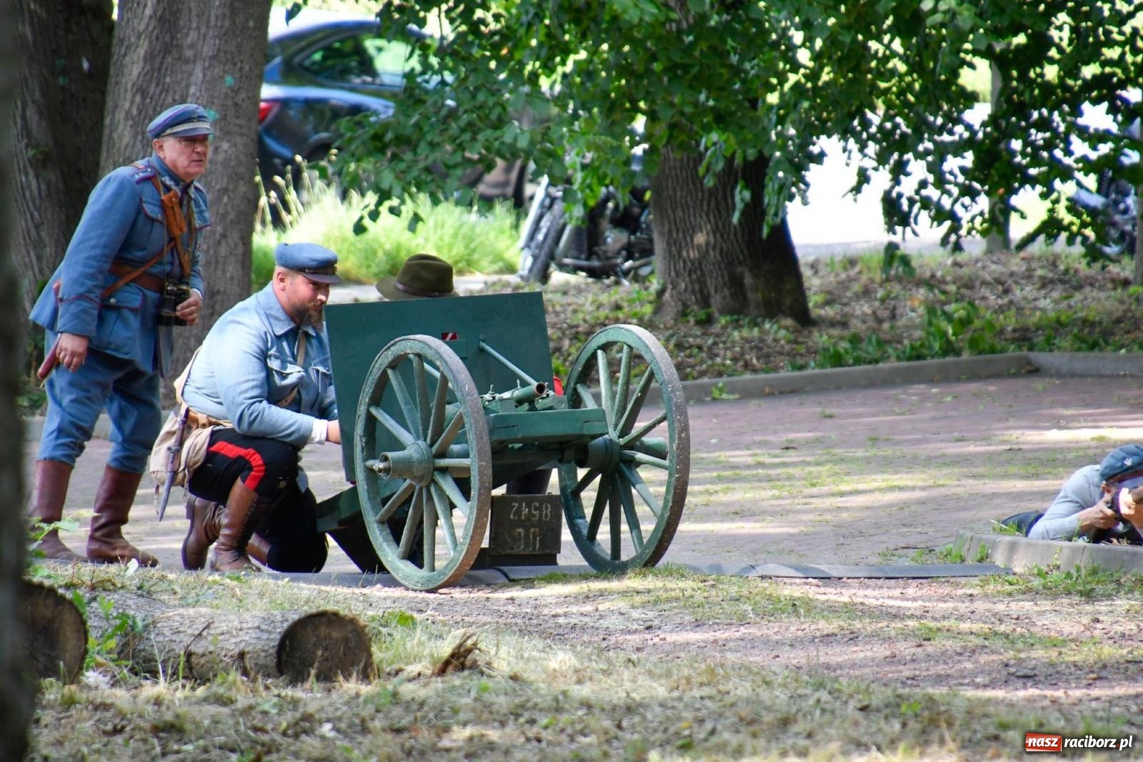 Zdjęcie w galerii na portalu naszraciborz.pl: Narodowy Dzień Powstań Śląskich. Tysiące ludzi na inscenizacji w Rzuchowie [FOTO i WIDEO] wiadomości z regionu
