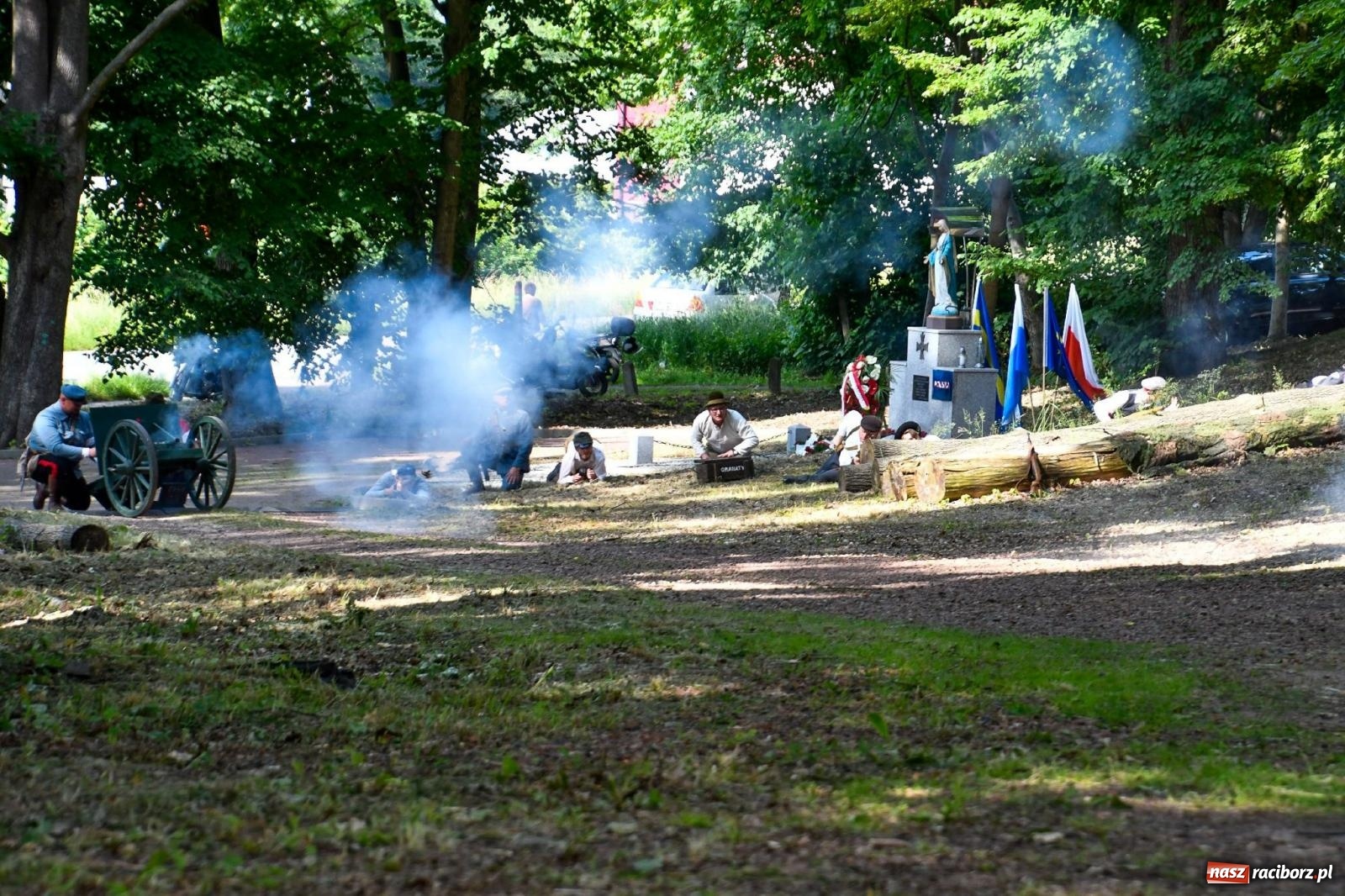 Zdjęcie w galerii na portalu naszraciborz.pl: Narodowy Dzień Powstań Śląskich. Tysiące ludzi na inscenizacji w Rzuchowie [FOTO i WIDEO] wiadomości z regionu
