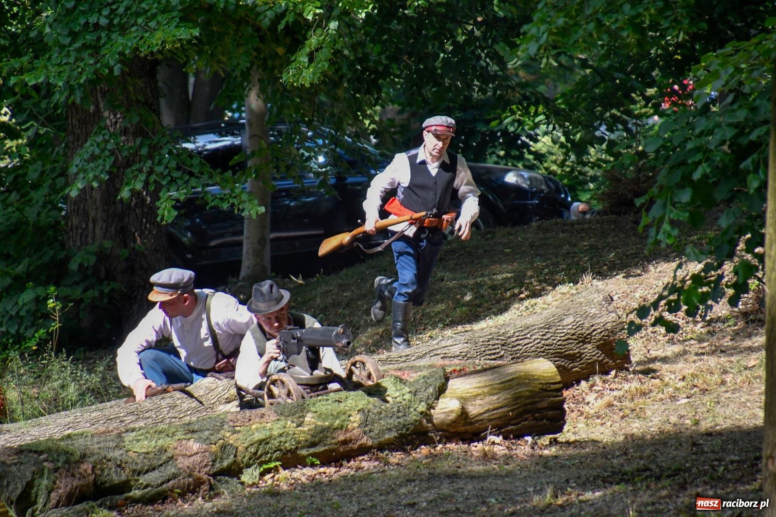 Zdjęcie w galerii na portalu naszraciborz.pl: Narodowy Dzień Powstań Śląskich. Tysiące ludzi na inscenizacji w Rzuchowie [FOTO i WIDEO] wiadomości z regionu