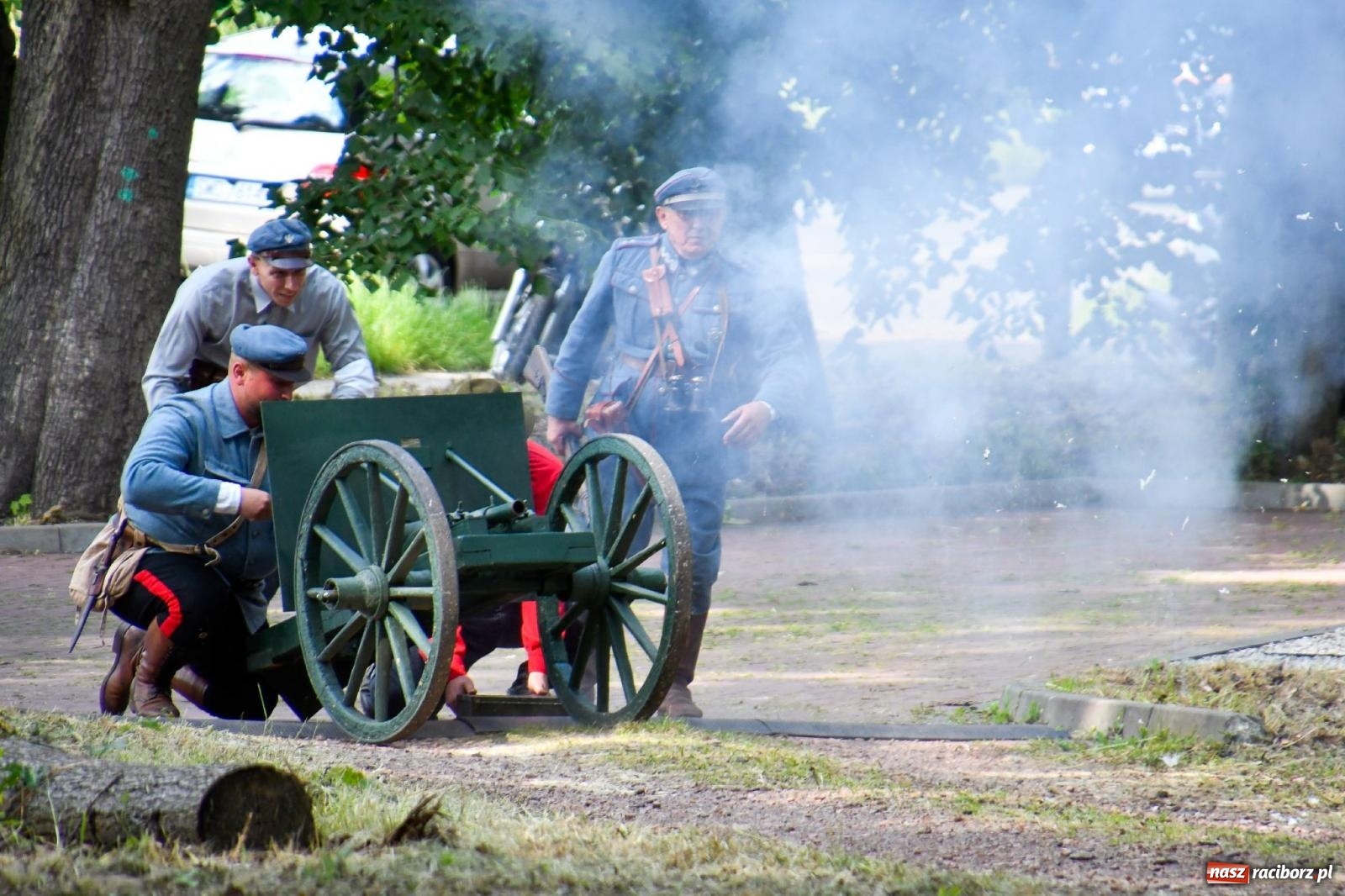 Zdjęcie w galerii na portalu naszraciborz.pl: Narodowy Dzień Powstań Śląskich. Tysiące ludzi na inscenizacji w Rzuchowie [FOTO i WIDEO] wiadomości z regionu