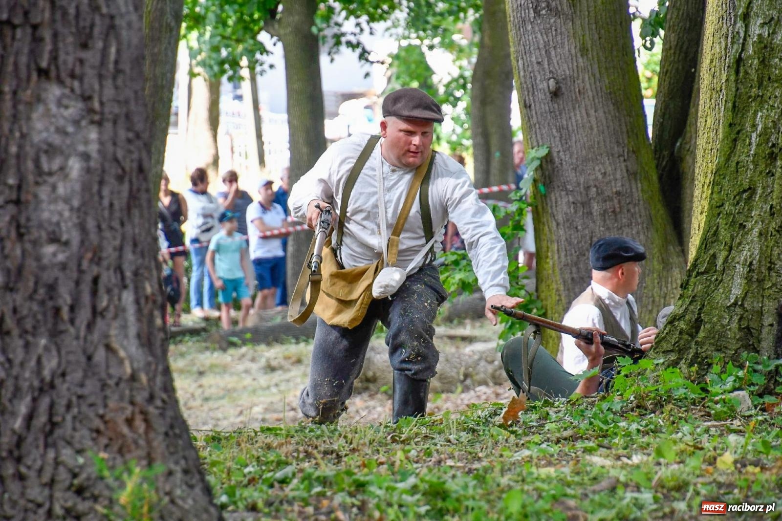 Zdjęcie w galerii na portalu naszraciborz.pl: Narodowy Dzień Powstań Śląskich. Tysiące ludzi na inscenizacji w Rzuchowie [FOTO i WIDEO] wiadomości z regionu