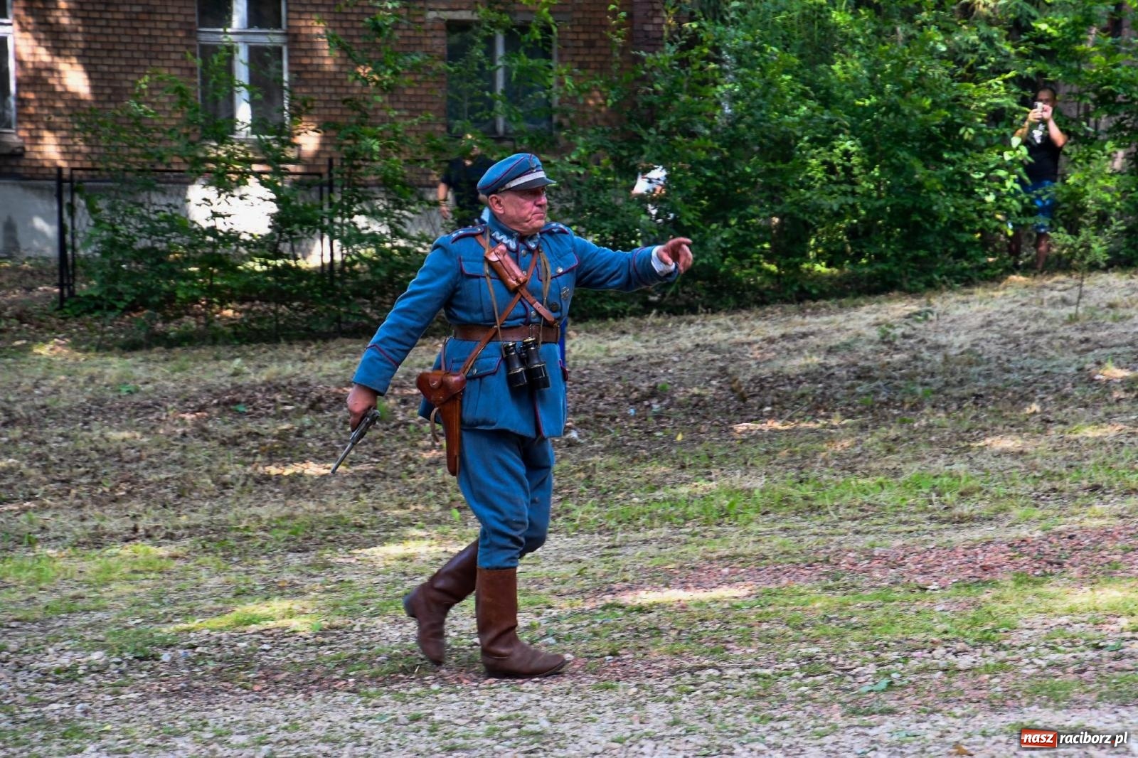 Zdjęcie w galerii na portalu naszraciborz.pl: Narodowy Dzień Powstań Śląskich. Tysiące ludzi na inscenizacji w Rzuchowie [FOTO i WIDEO] wiadomości z regionu