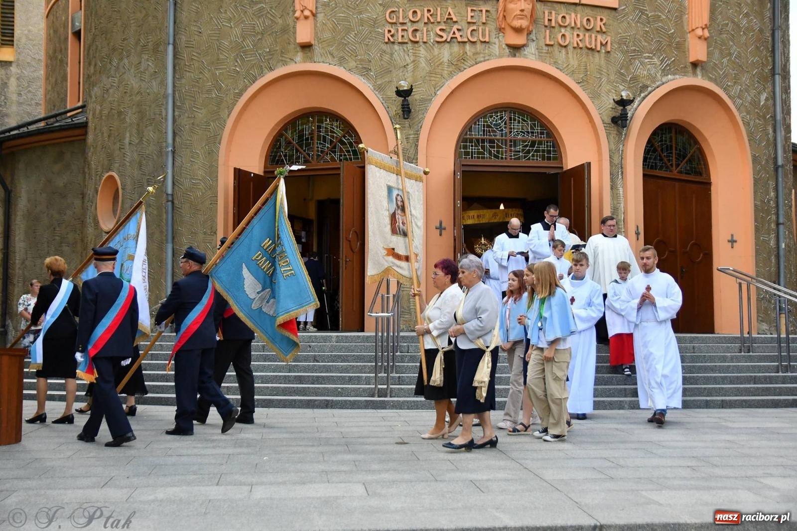 Zdjęcie w galerii na portalu naszraciborz.pl: Niecodzienny widok na odpuście w okrąglaku [FOTO i WIDEO] wiadomości z regionu