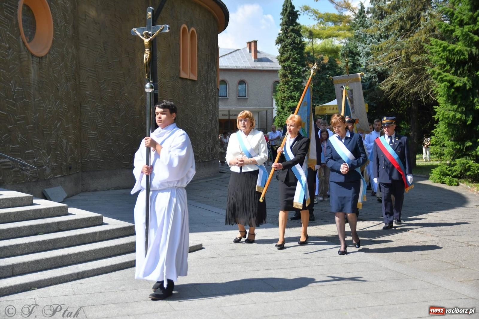 Zdjęcie w galerii na portalu naszraciborz.pl: Niecodzienny widok na odpuście w okrąglaku [FOTO i WIDEO] wiadomości z regionu
