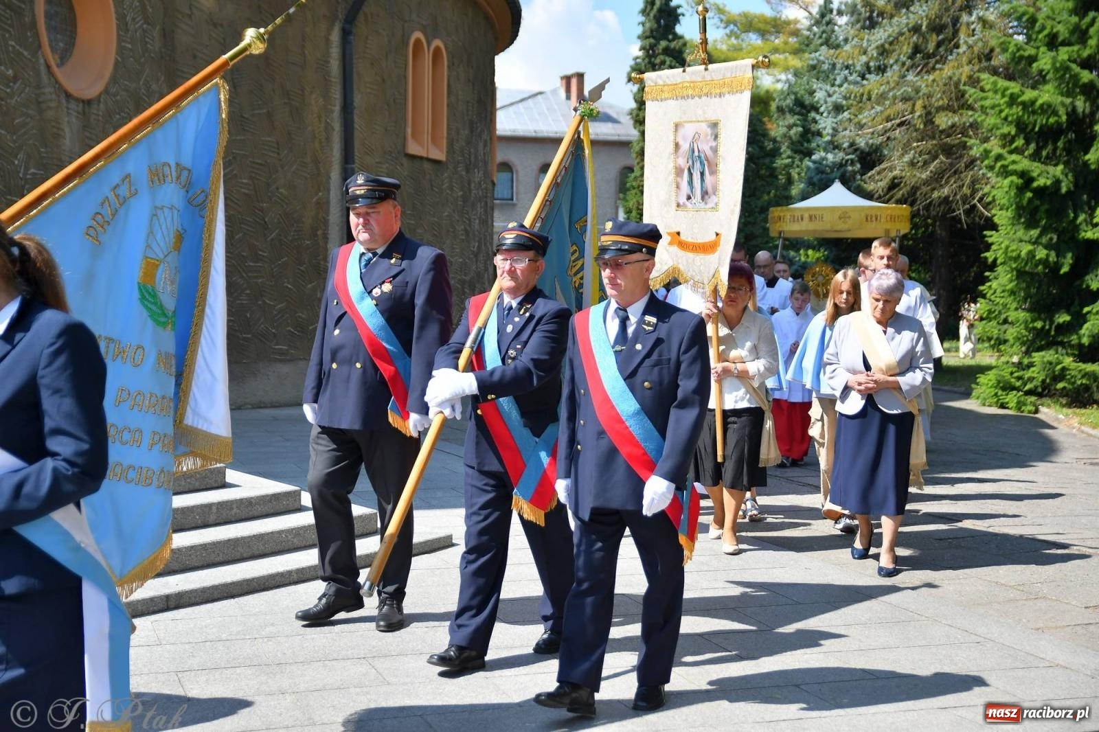 Zdjęcie w galerii na portalu naszraciborz.pl: Niecodzienny widok na odpuście w okrąglaku [FOTO i WIDEO] wiadomości z regionu