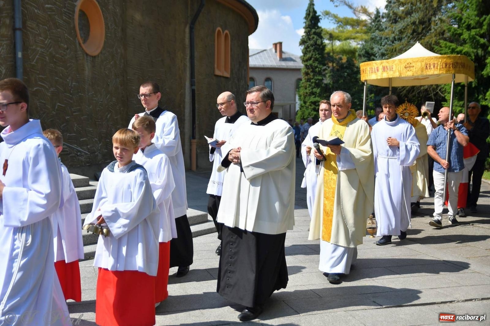 Zdjęcie w galerii na portalu naszraciborz.pl: Niecodzienny widok na odpuście w okrąglaku [FOTO i WIDEO] wiadomości z regionu