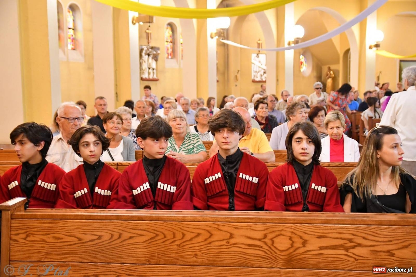 Zdjęcie w galerii na portalu naszraciborz.pl: Niecodzienny widok na odpuście w okrąglaku [FOTO i WIDEO] wiadomości z regionu