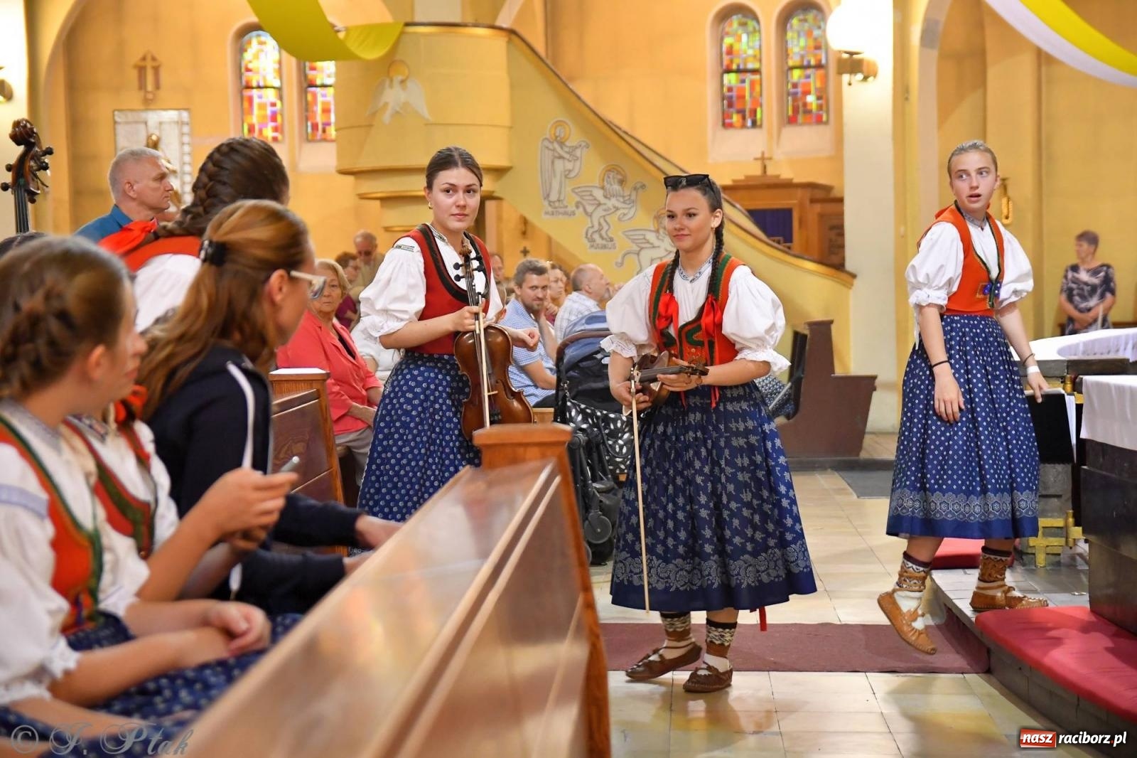 Zdjęcie w galerii na portalu naszraciborz.pl: Niecodzienny widok na odpuście w okrąglaku [FOTO i WIDEO] wiadomości z regionu