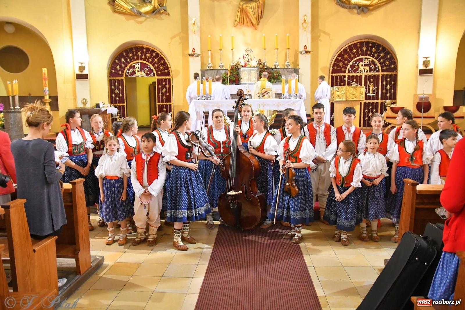 Zdjęcie w galerii na portalu naszraciborz.pl: Niecodzienny widok na odpuście w okrąglaku [FOTO i WIDEO] wiadomości z regionu