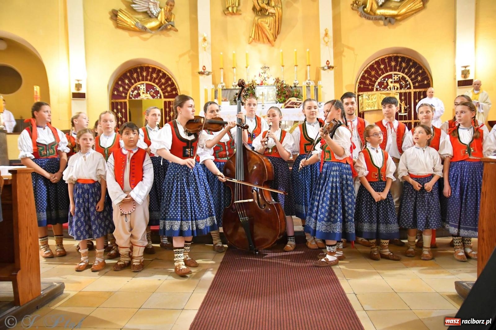 Zdjęcie w galerii na portalu naszraciborz.pl: Niecodzienny widok na odpuście w okrąglaku [FOTO i WIDEO] wiadomości z regionu