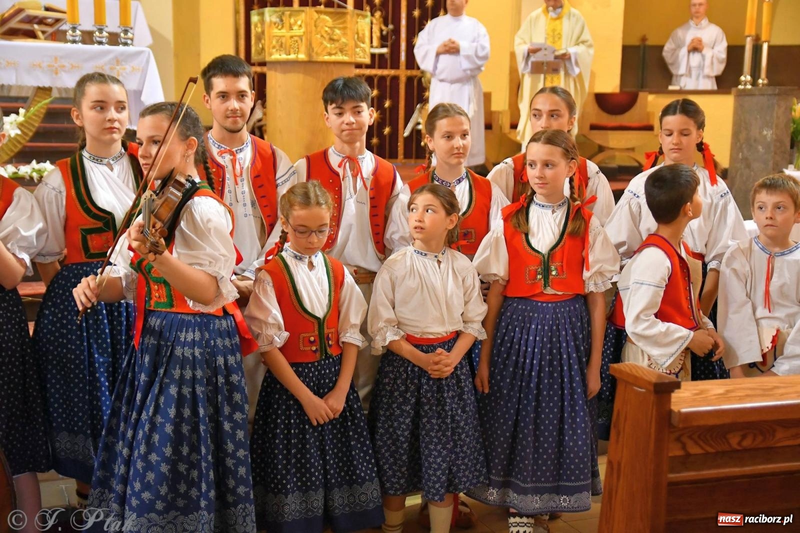 Zdjęcie w galerii na portalu naszraciborz.pl: Niecodzienny widok na odpuście w okrąglaku [FOTO i WIDEO] wiadomości z regionu