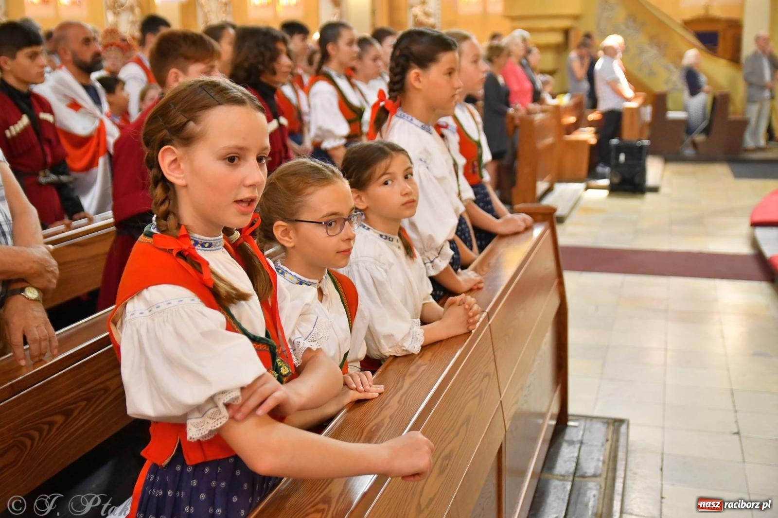 Zdjęcie w galerii na portalu naszraciborz.pl: Niecodzienny widok na odpuście w okrąglaku [FOTO i WIDEO] wiadomości z regionu