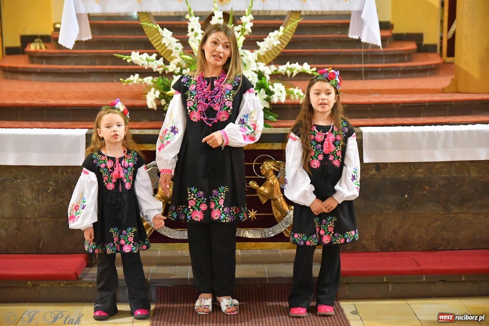 Zdjęcie w galerii na portalu naszraciborz.pl: Niecodzienny widok na odpuście w okrąglaku [FOTO i WIDEO] wiadomości z regionu