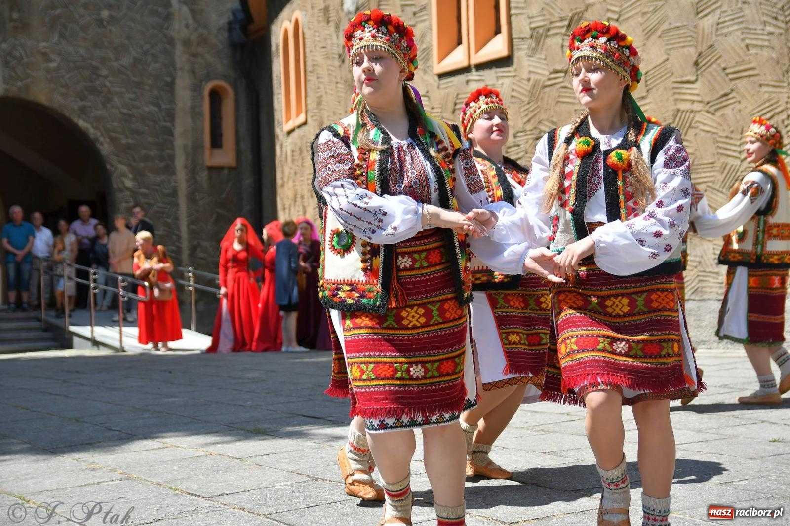 Zdjęcie w galerii na portalu naszraciborz.pl: Niecodzienny widok na odpuście w okrąglaku [FOTO i WIDEO] wiadomości z regionu